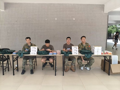 连江人武部进校园开展征兵宣传 点燃学子报国热情